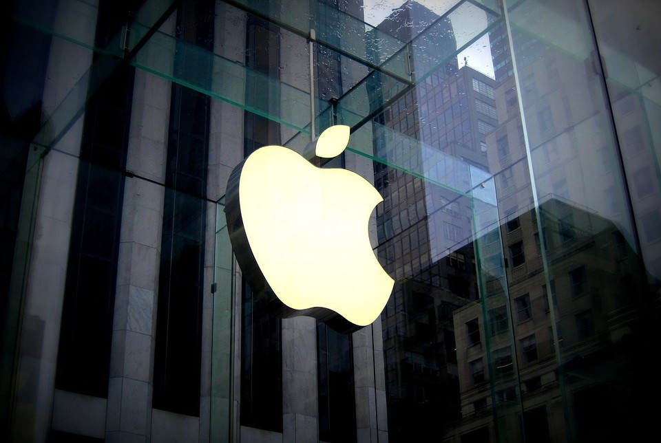 iPhone/iPad游戏手柄专利曝光：三种设计神似NS